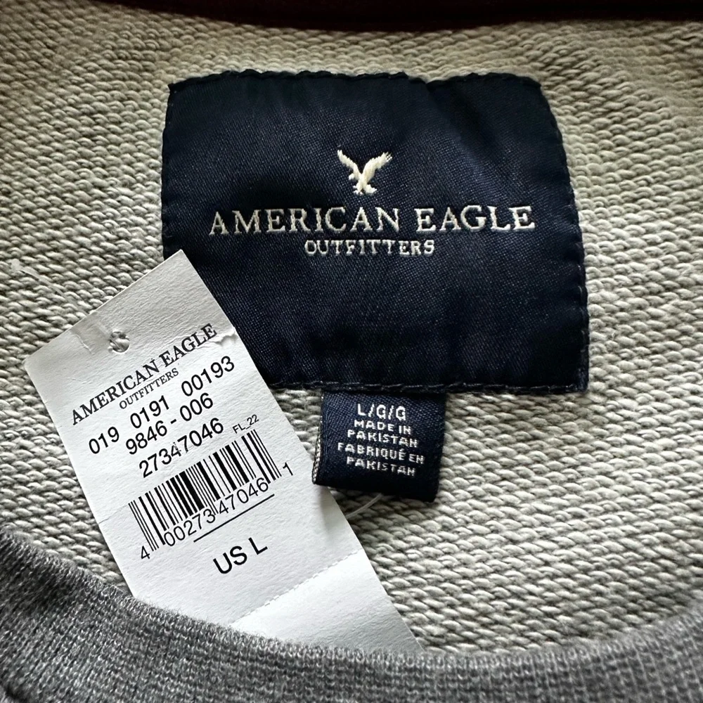 Mens American Eagle Outfitters Crewneck Sweater (L) - Picture 3 of 3